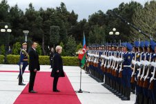 В Баку состоялась церемония официальной встречи Президента Литвы (ФОТО)