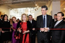 Azerbaijan's First Lady visits Masterpieces of Art exhibition at Museum of Modern Art (PHOTO)