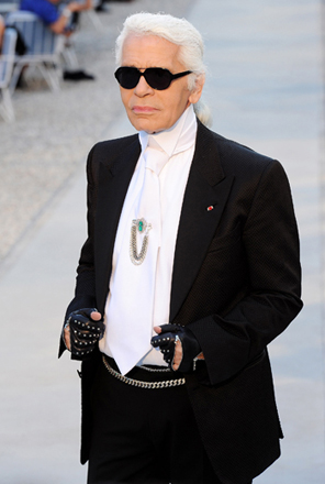 Карл Лагерфельд показал круизную коллекцию Chanel (фотосессия)