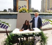 Президент Азербайджана и его супруга побывали на Празднике цветов (ФОТО)