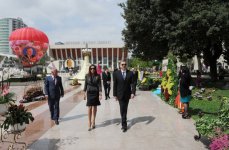 Президент Азербайджана и его супруга побывали на Празднике цветов (ФОТО)