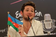 Эльдар и Нигяр начали пресс-конференцию с песни Муслима Магомаева "Азербайджан": "Аллах помог нам в победе!" (видео-фотосессия)