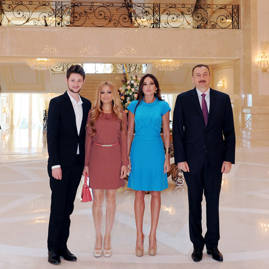 President Ilham Aliyev and First Lady Mehriban Aliyeva receive Azerbaijani Eurovision Song Contest 2011 winners (UPDATE) (PHOTO)