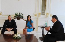 President Ilham Aliyev and First Lady Mehriban Aliyeva receive Azerbaijani Eurovision Song Contest 2011 winners (UPDATE) (PHOTO)