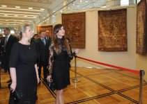 First ladies of Azerbaijan and Russia hold talks (PHOTO)