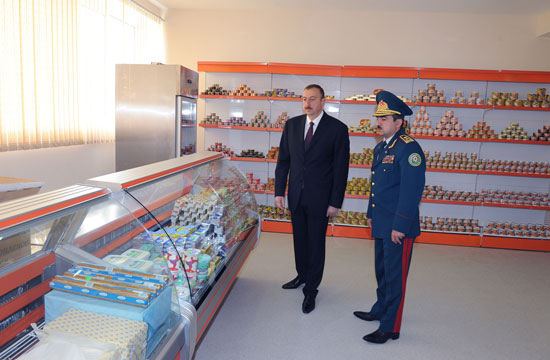 Президент Азербайджана принял участие в церемонии сдачи в эксплуатацию жилого комплекса для сотрудников Государственной погранслужбы (ФОТО)