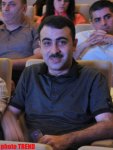 Микрофон Элтона Джона достался Эльтону Гусейналиеву: "Один цветок может быть прекраснее, чем множество цветов" (фотосессия)