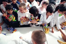 Азербайджанские шоу-звезды провели акцию "Подари ребёнку чудо!" (фотосессия)