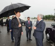 Президент Азербайджана Ильхам Алиев ознакомился с доставленными в Баку новыми автомобилями (ФОТО)