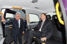 Президент Азербайджана Ильхам Алиев ознакомился с доставленными в Баку новыми автомобилями (ФОТО)