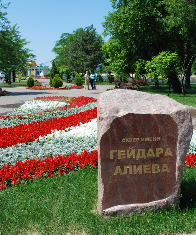 Фотосет астраханского вояжа Бакинской русской драмы