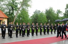 Azerbaijani President officially welcomed to Slovenia (PHOTO)
