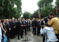 Президент Ильхам Алиев: В одном из парков Баку будет установлен памятник прославленному сербскому ученому Николе Тесле (версия 2) (ФОТО)