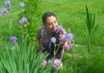 Ведущая и певица Хаяла Манафлы утопает в прекрасном саду - толкование цветов  (фотосессия)