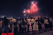 Праздничный концерт и салют в Баку в честь Дня национального спасения (фотосессия)