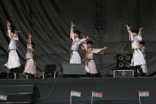"Белые ночи" Азербайджана в Перми - "красный человечек" и зажигательные танцы (фотосессия)