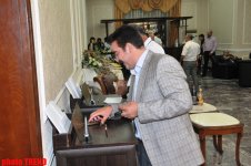 Мужик должен носить усы - певец Надир Байрамлы (фотосессия)