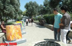 В Баку появились красочные Девичьи Башни, созданные зарубежными художниками и детьми (фотосессия)