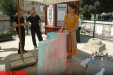 В Баку появились красочные Девичьи Башни, созданные зарубежными художниками и детьми (фотосессия)