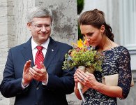 Принц Уильям и его супруга прилетели в Канаду (фотосессия)