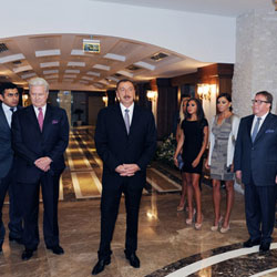 Президент Ильхам Алиев: Открытие отеля Kempinski в Баку - это показатель развития Азербайджана (версия 2) (ФОТО)