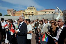 Фотосет со свадьбы князя Альбера II и Шарлен Уитсток