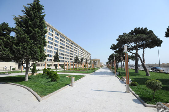 Azerbaijani President inspects reconstruction work in Buzovna settlement (PHOTO)