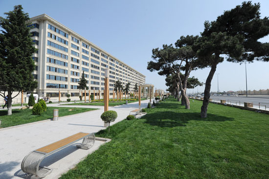 Azerbaijani President inspects reconstruction work in Buzovna settlement (PHOTO)