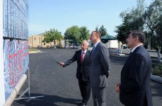 Президент Ильхам Алиев: Во всех поселках до 2013 года будут решены основные социально-экономические вопросы (версия 2) (ФОТО)