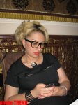 Продюсер Тарана Самедова в образе строгой учительницы (фото)