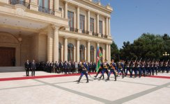 Turkey`s PM officially welcomed to Azerbaijan (PHOTO)