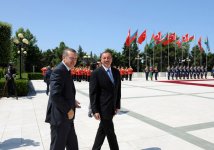 Turkey`s PM officially welcomed to Azerbaijan (PHOTO)