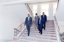 Президент Ильхам Алиев ознакомился с ходом строительных работ в средних школах Ясамальского и Насиминского районов Баку (ФОТО)