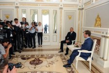 Президенты Азербайджана и России обсуждают урегулирование нагорно-карабахского конфликта и экономические вопросы (ФОТО)