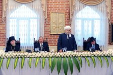 Президент Ильхам Алиев: В Азербайджане уважение к исламской культуре и исламской религии сопровождается уважением ко всем другим религиям (версия 3) (ФОТО)