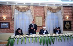 Президент Ильхам Алиев: В Азербайджане уважение к исламской культуре и исламской религии сопровождается уважением ко всем другим религиям (версия 3) (ФОТО)