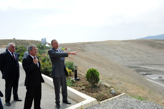 Azerbaijani President visits Takhtakorpu Water Reservoir`s construction site (PHOTO)