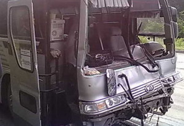 Автобус столкнулся с грузовиком в Шамкире, есть погибший и пострадавшие