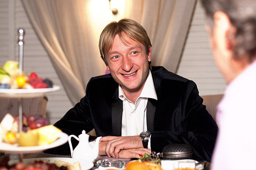 Яна Рудковская и Евгений Плющенко отметили "бумажную" свадьбу (фотосессия)
