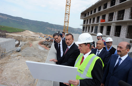 Azerbaijani President inspects construction of Shahdagh winter and summer tourism complex (PHOTO)
