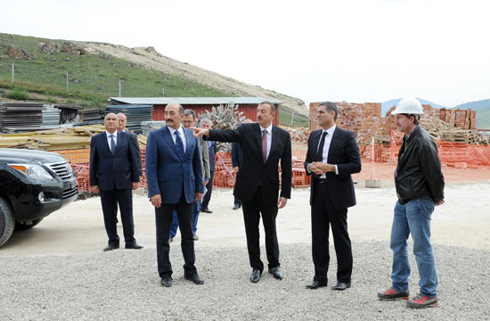 Azerbaijani President inspects construction of Shahdagh winter and summer tourism complex (PHOTO)
