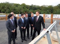 Президент Азербайджана ознакомился с ходом строительства пятизвездочного отеля "Riksos" в Губинском районе (ФОТО)