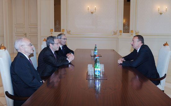 Президент Азербайджана принял лауреатов Нобелевской премии