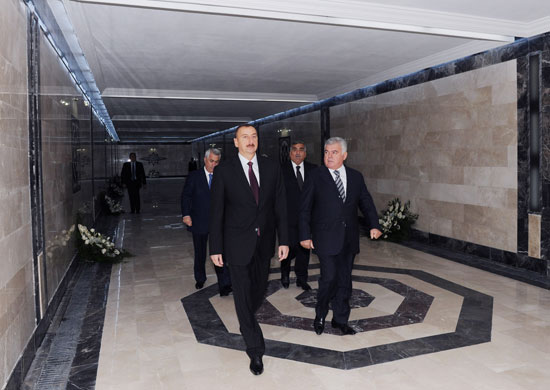 Президент Азербайджана принял участие в открытии подземных переходов и дорожной развязки (версия 2) (ФОТО)