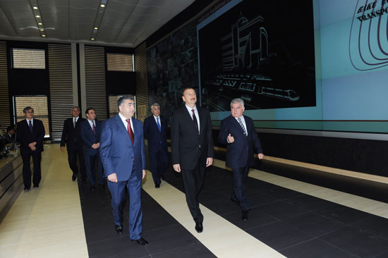 Президент Азербайджана ознакомился с Центром интеллектуального управления транспортом (ФОТО)