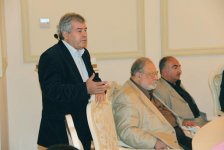 Эмма и Севда отметили в Баку 75-летие отца - известного писателя и журналиста Чингиза Алекперзаде (фотосессия)