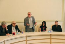 Эмма и Севда отметили в Баку 75-летие отца - известного писателя и журналиста Чингиза Алекперзаде (фотосессия)