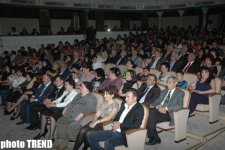 Яшар Нури в окружении молодых ангелов - совет Деде Горгуду (фотосессия)
