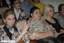 Яшар Нури в окружении молодых ангелов - совет Деде Горгуду (фотосессия)