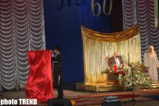 Яшар Нури в окружении молодых ангелов - совет Деде Горгуду (фотосессия)